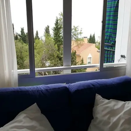 Study Near And The Beach Apartment *